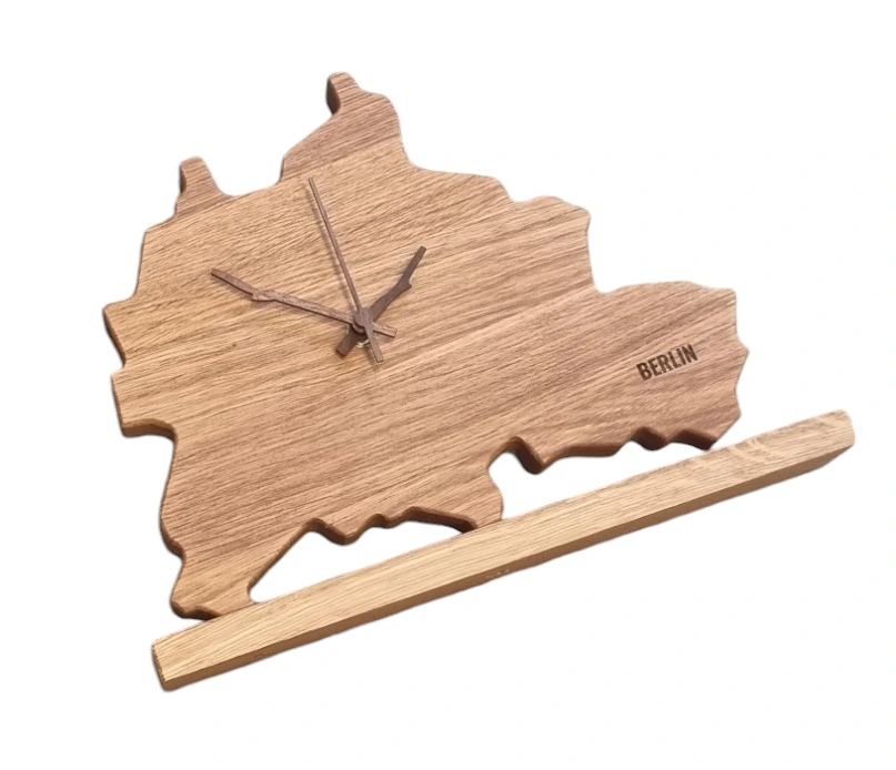 Berlin - Uhr aus Holz